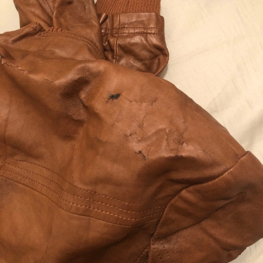 Leather jacket - Picture 3 of 3